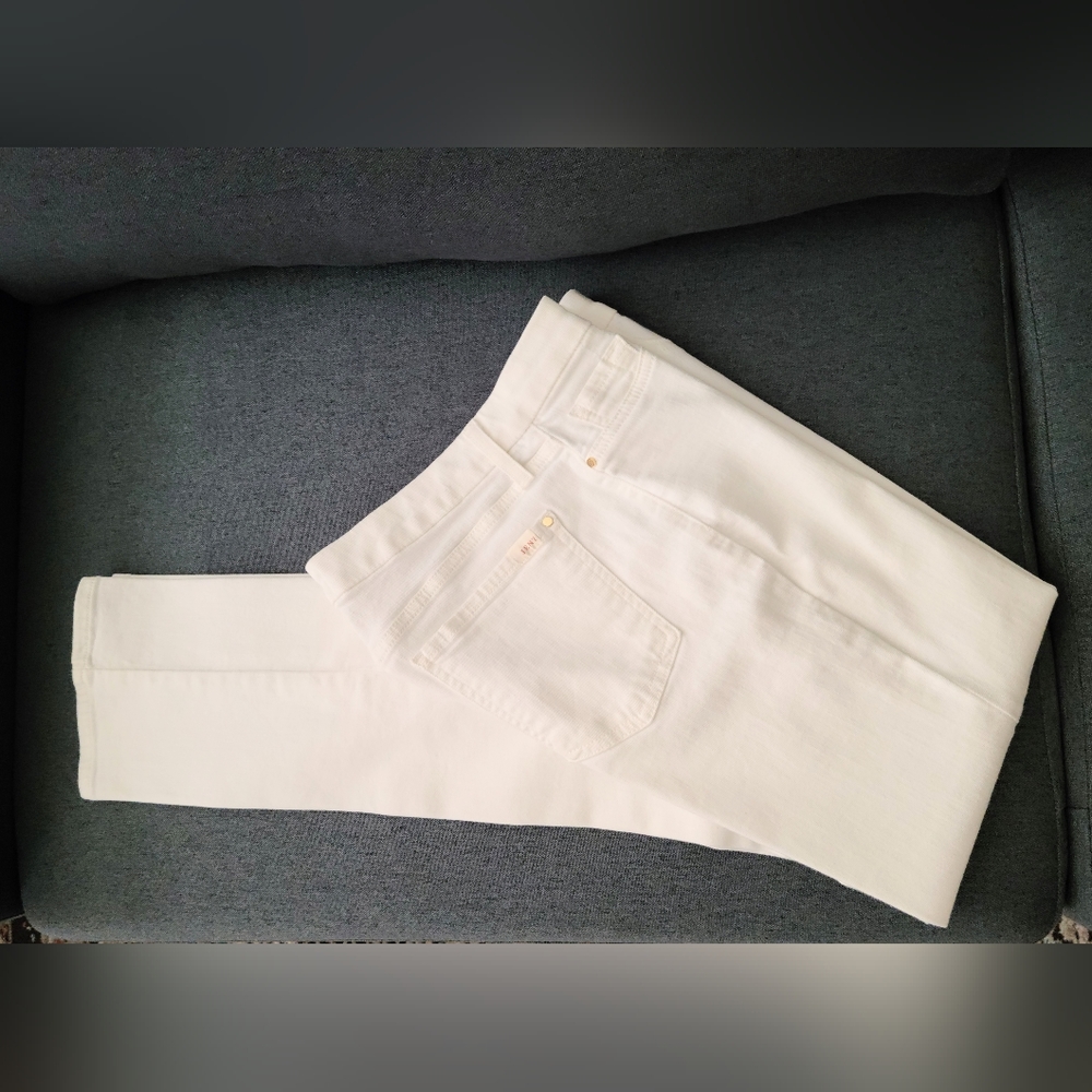 Woman's Jen7 White Jeans  Size 4 Slim Straight